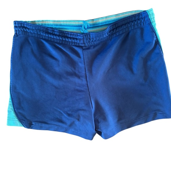 Women’s Nike Athletic Shorts Dri-Fit Size Medium 8/10 - Picture 2 of 3